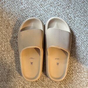 Cushionaire Beige Slide Sandals